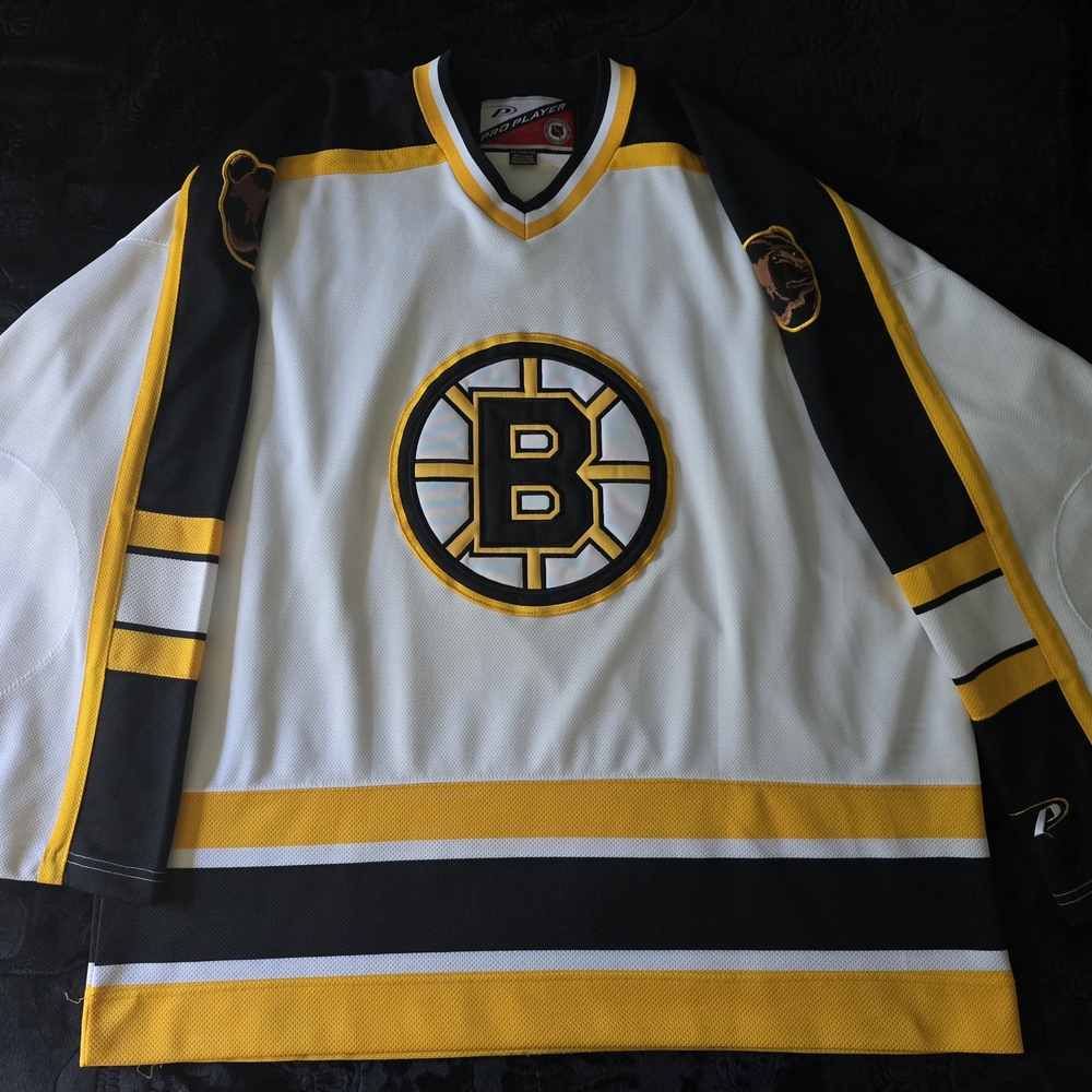 Boston Bruins - Pro Player Black and Yellow Hockey Jersey